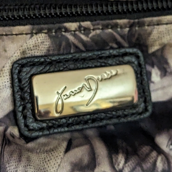 Junior Drake black Italian leather pleated shoulder bag. - Picture 6 of 13